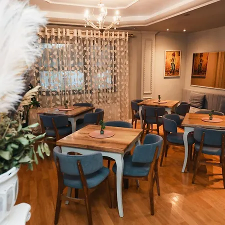 Mariss 4* Korça