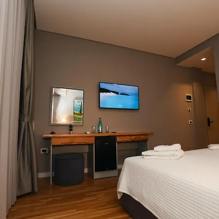 Mariss Hotel Korce