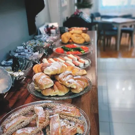 Mariss Hotel Korce