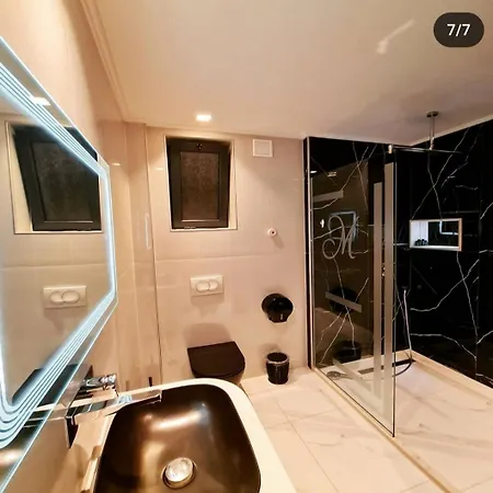 Mariss Hotell Korça